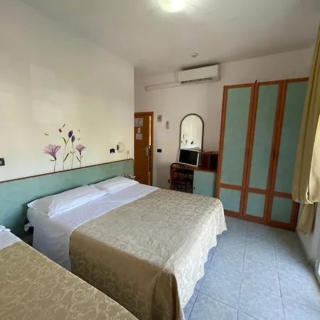 Marina Hotel 3*